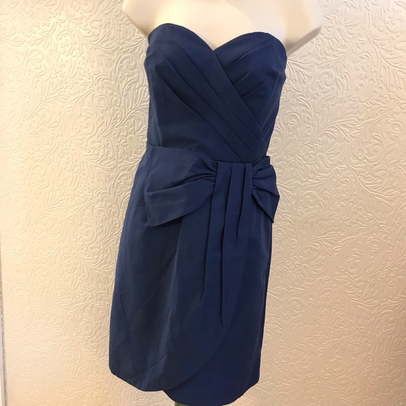 H&M Dresses & Skirts - H & M Strapless Cocktail Dress